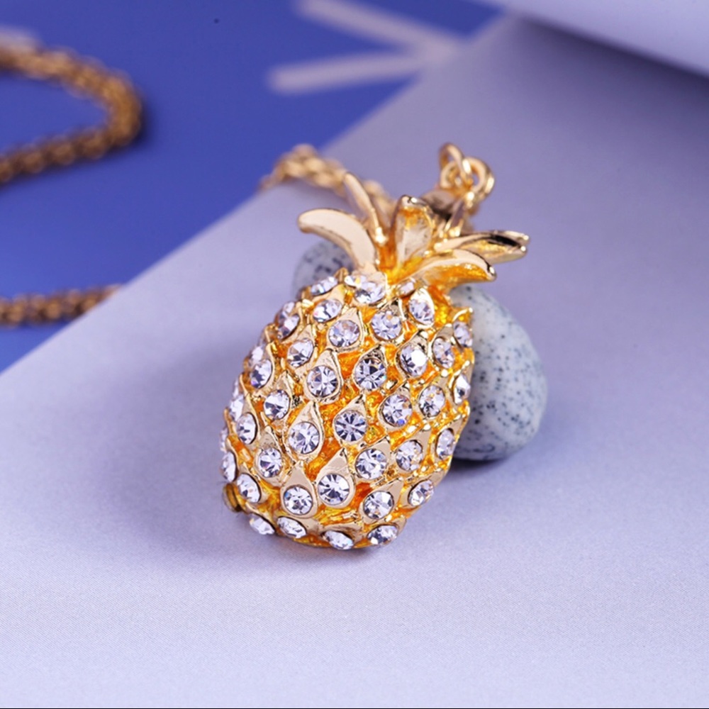 Gold And Crystal Pineapple Necklace🍍 - Picture 5 of 5